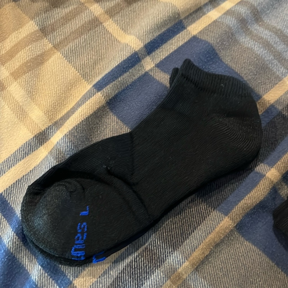 Hanes Boys cushion no show socks 7 pairs brand new in Large shoe size 3-9